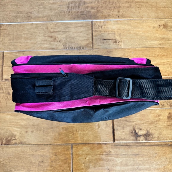 Mary Kay Black and Pink Cosmetic Bag with Sporty Design - Picture 3 of 7